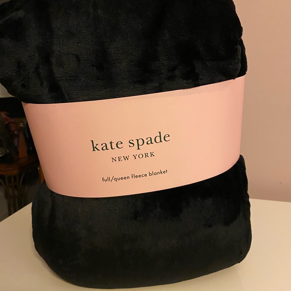 Kate spade♠️ blanket! - Picture 2 of 4